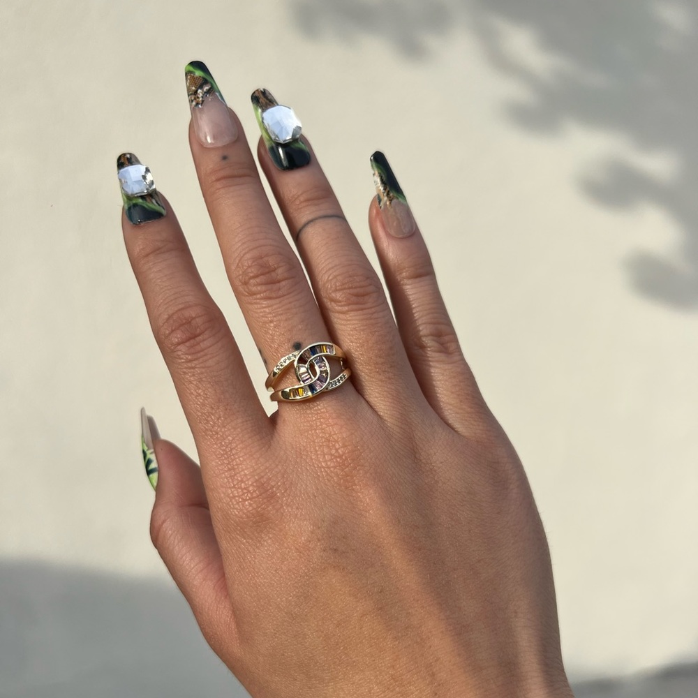 Colorful stone ring